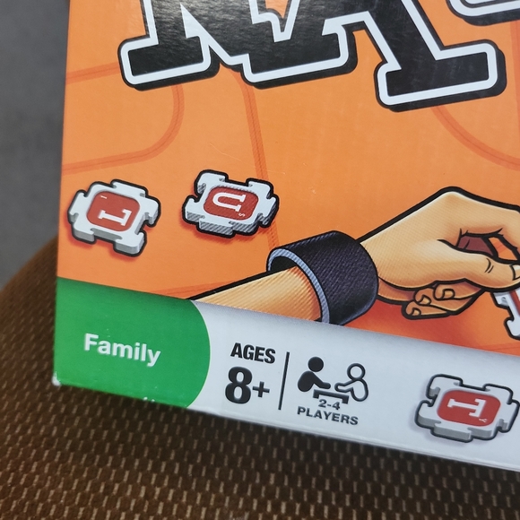 NEW 2009 Hasbro NAB-IT! The Family Game Of Stolen Words - Picture 2 of 8